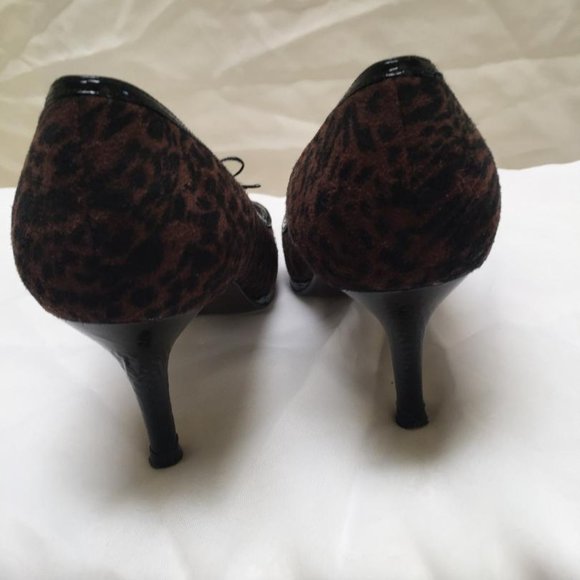 STUART WEITZMAN -Animal Prints Suede Peep Toe - Picture 3 of 6